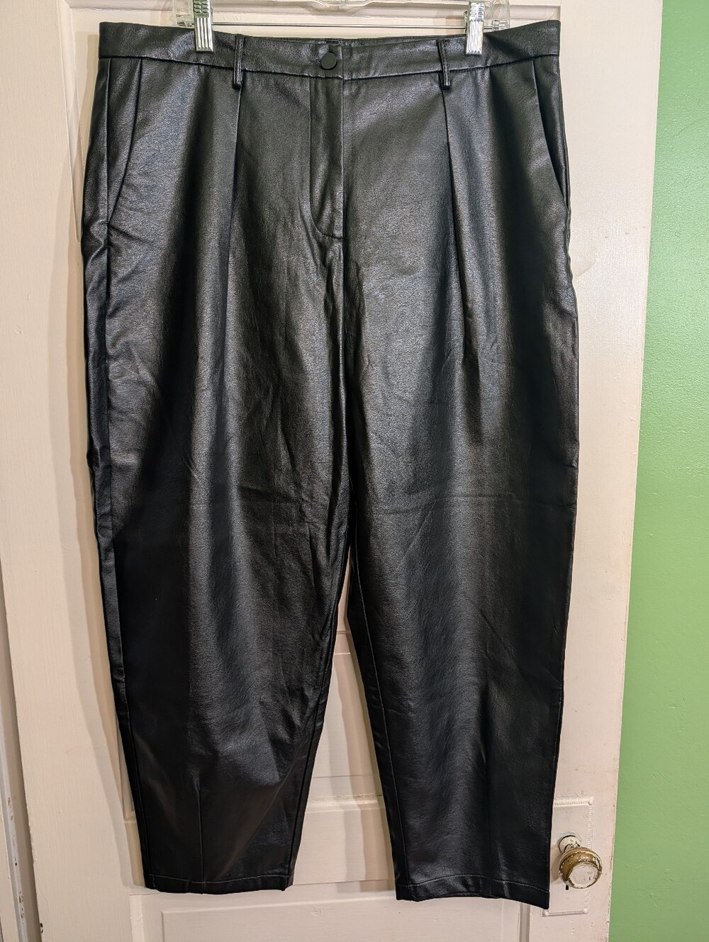 NWT SETA Apparel XXL Black Faux Leather Baggy Cropped Pants - Picture 2 of 9